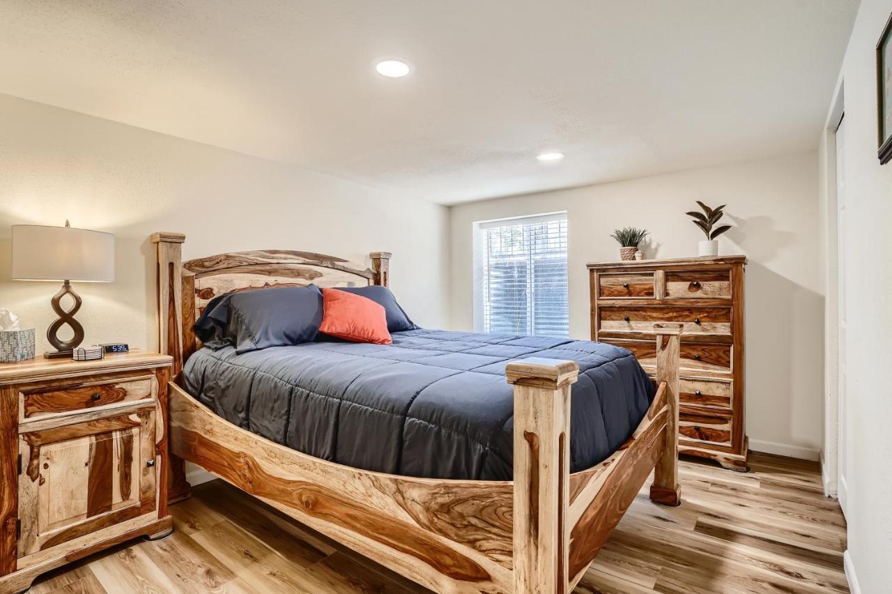 Sloans Lake Getaway - Basement Apartment Near Broncos And Downtown Denver Lakewood Bagian luar foto