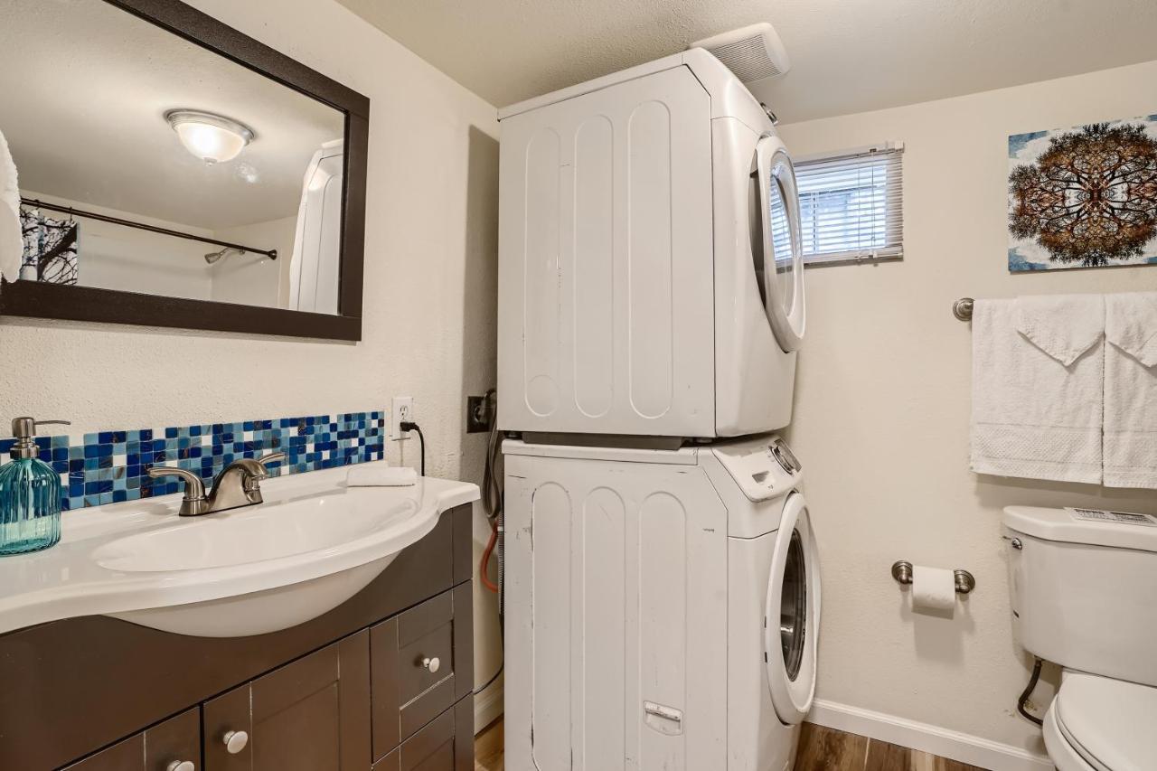 Sloans Lake Getaway - Basement Apartment Near Broncos And Downtown Denver Lakewood Bagian luar foto