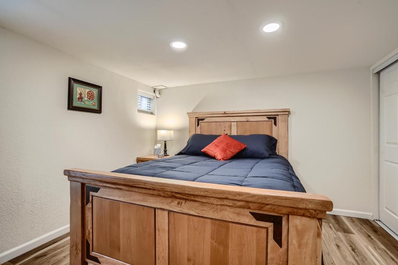 Sloans Lake Getaway - Basement Apartment Near Broncos And Downtown Denver Lakewood Bagian luar foto